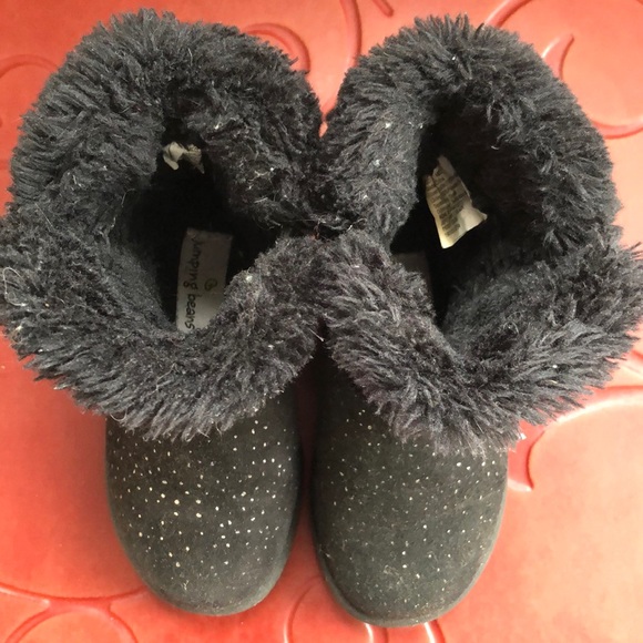 Winter Boots - Picture 3 of 4